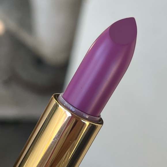 Lipstick - Picture 14 of 16